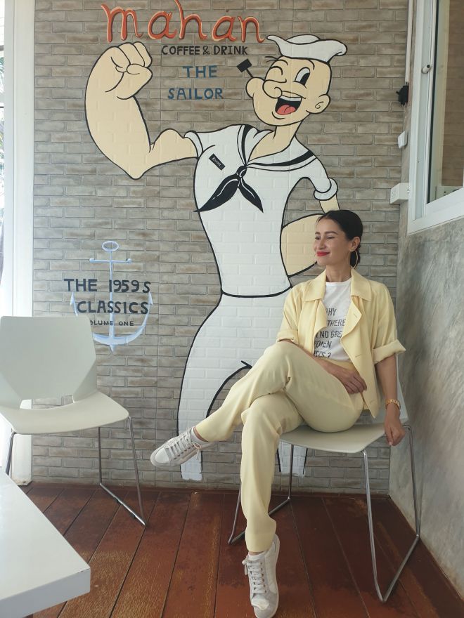 Behind-scene_C11